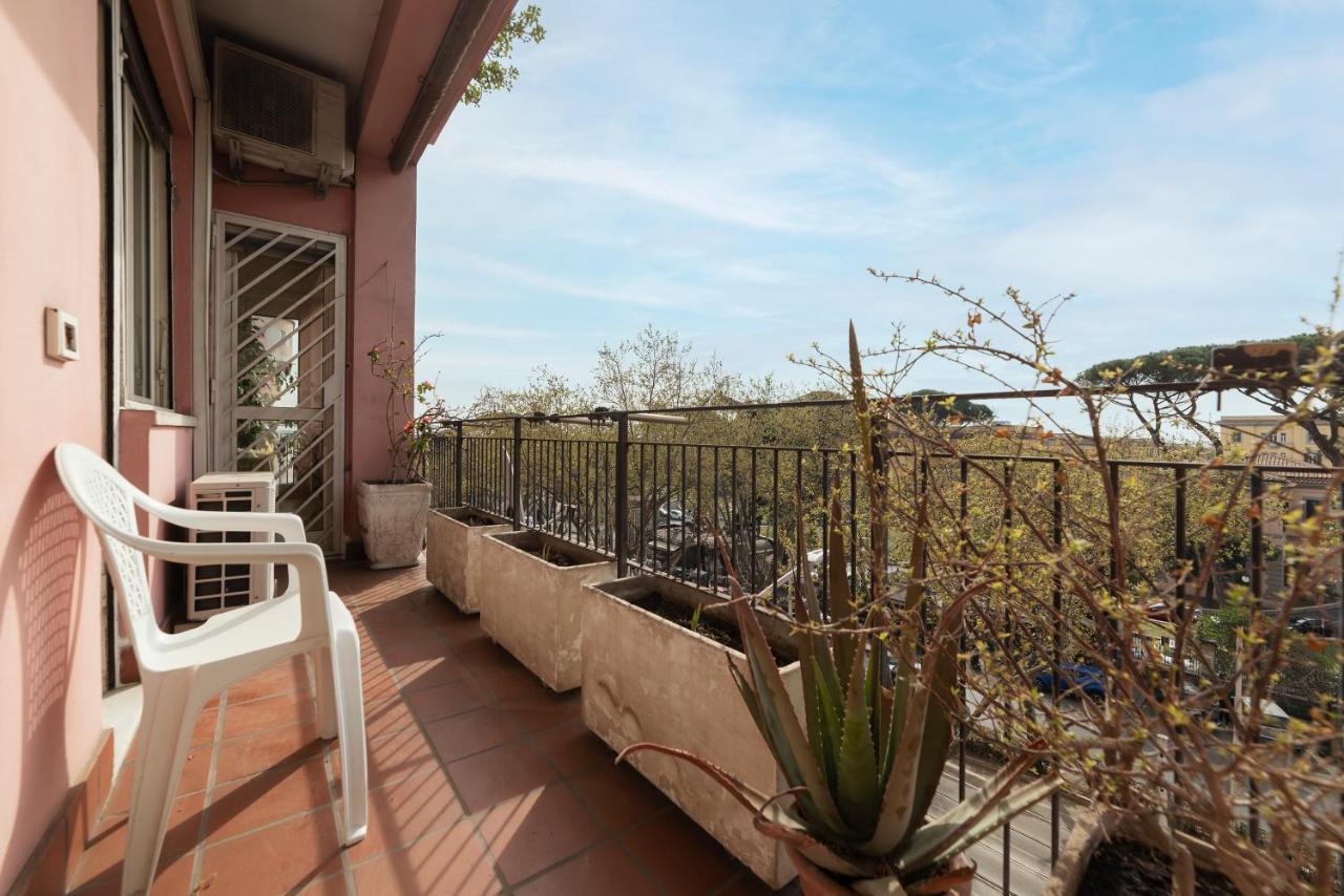 Monteverde Roomy Apartment Sun And Flowers 罗马 外观 照片